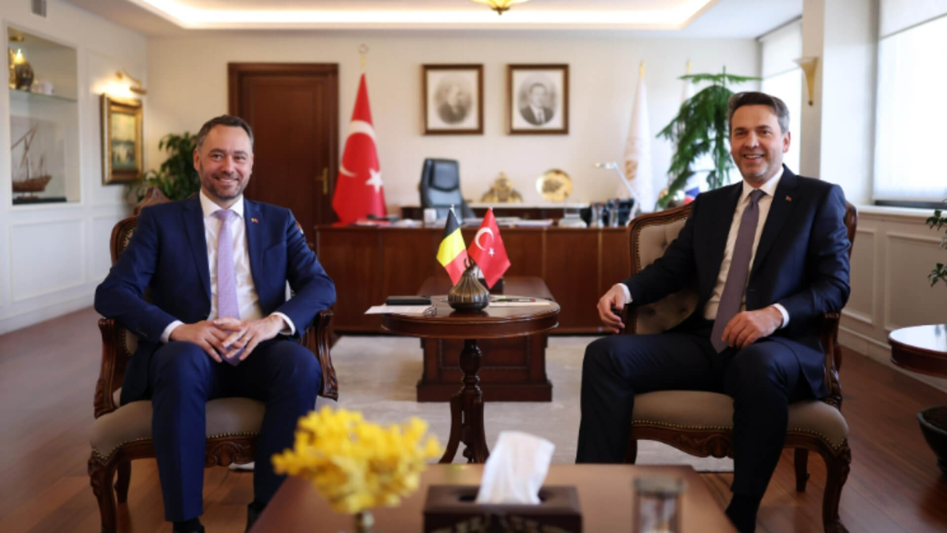 Bakan Bayraktar, Belçika Başbakan Yardımcısı Prevot ile Görüştü